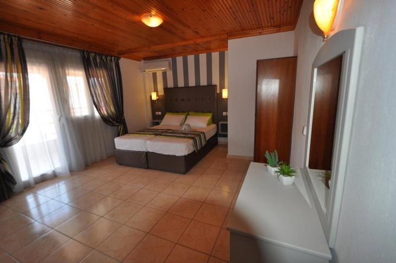 Hotel Asterias Ліменарія Екстер'єр фото